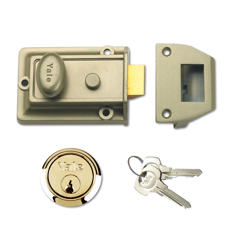 Yale 77 Traditional Nightlatch - Boxed